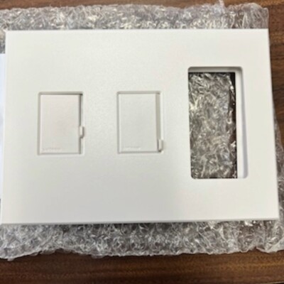 Lutron Faceplate - Replacement Switch Plate for NT-R3R3R3 - Model: FP-WBX3-MPLLP