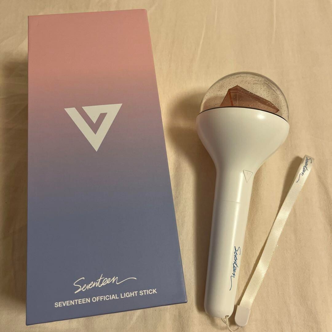 SEVENTEEN - SEVENTEEN OFFICIAL LIGHTSTICK 1&amp;2 ストラップ付 SEVENTEEN Official Light Stick Ver 1 Ver 2 Concert K-POP