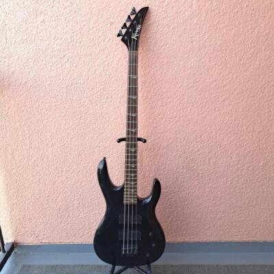 Kramer Striker 422S BASSメタリックブラック $_1.JPG?set_id=880000500F