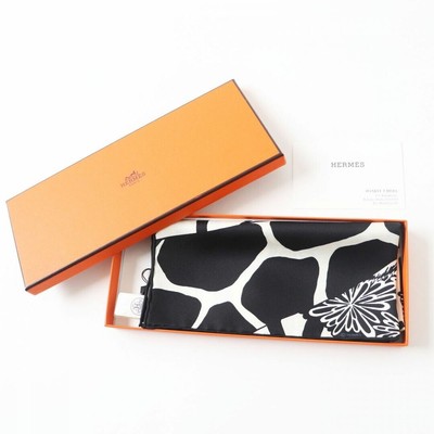 HERMES Silk Scarf Petit Carre 45 The Three Graces Giraffe Women's with Box NEW