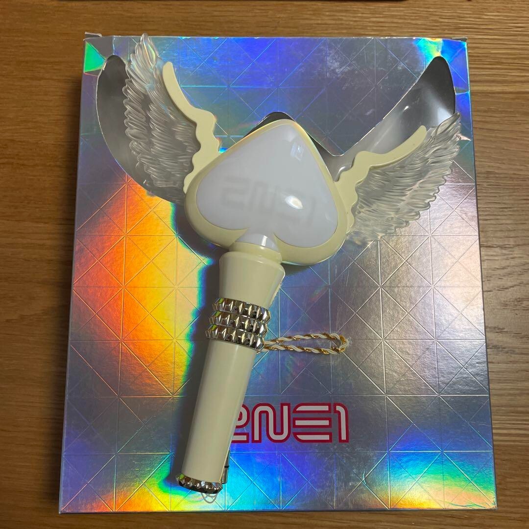 2ne1OFFICIAL LIGHT STICK ペンライトとリングWHITE 2NE1] OFFICIAL LIGHT STICK – YGEX OFFICIAL SHOP