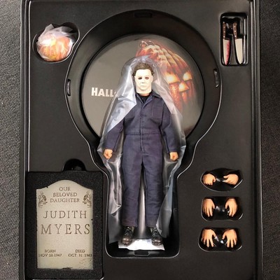mezco michael myers figure