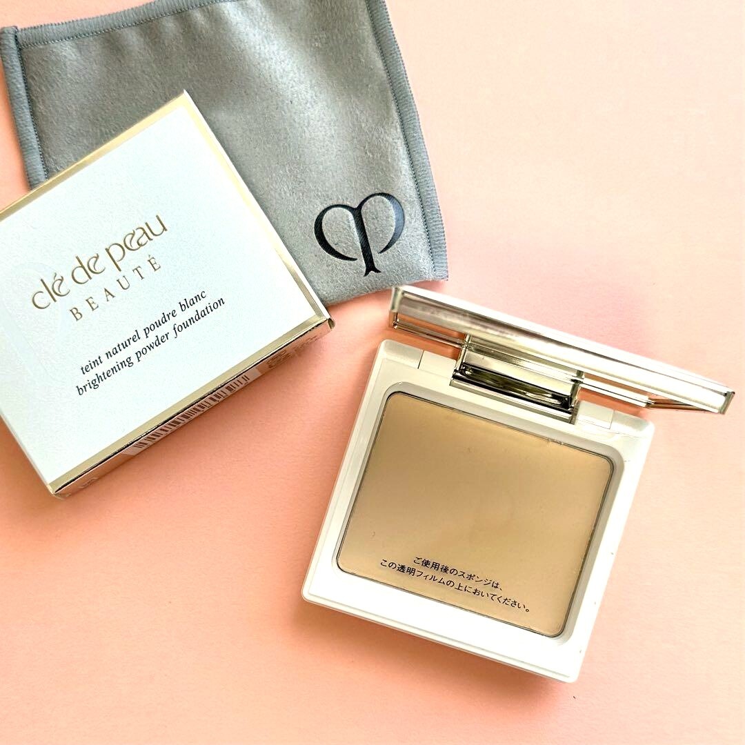 Cle de Peau Beaute TEINT NATUREL POUDRE BLANC + Case SPF25