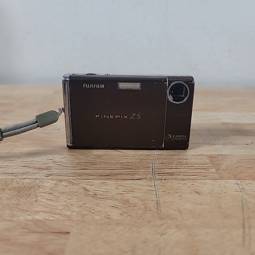 97.FinePix　z 5fd FUJIFILM FinePix Z5fd Digital Camera (Mocha Brown) 15728724 B&H