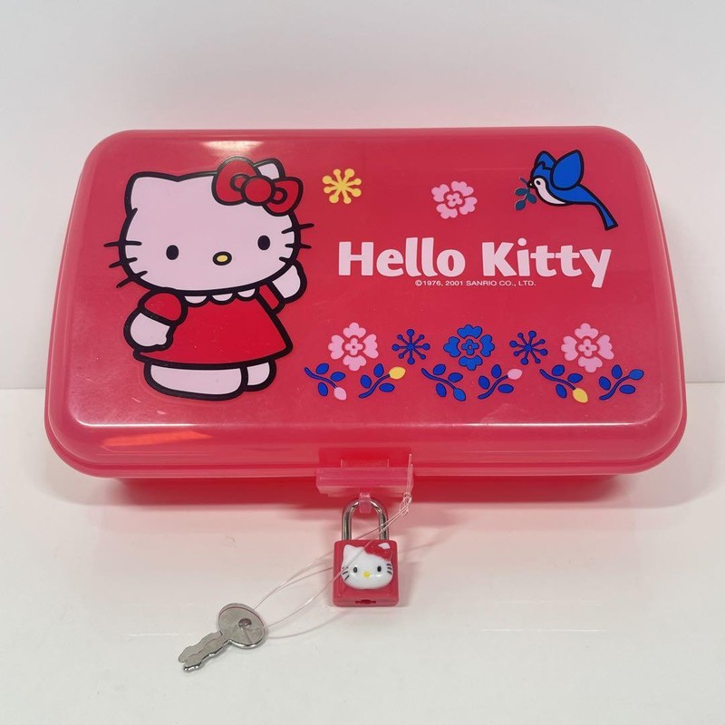 S*7様 Hello Kitty 本屋限定発売 2001年 S*7様 Hello Kitty 本屋限定発売 2001年