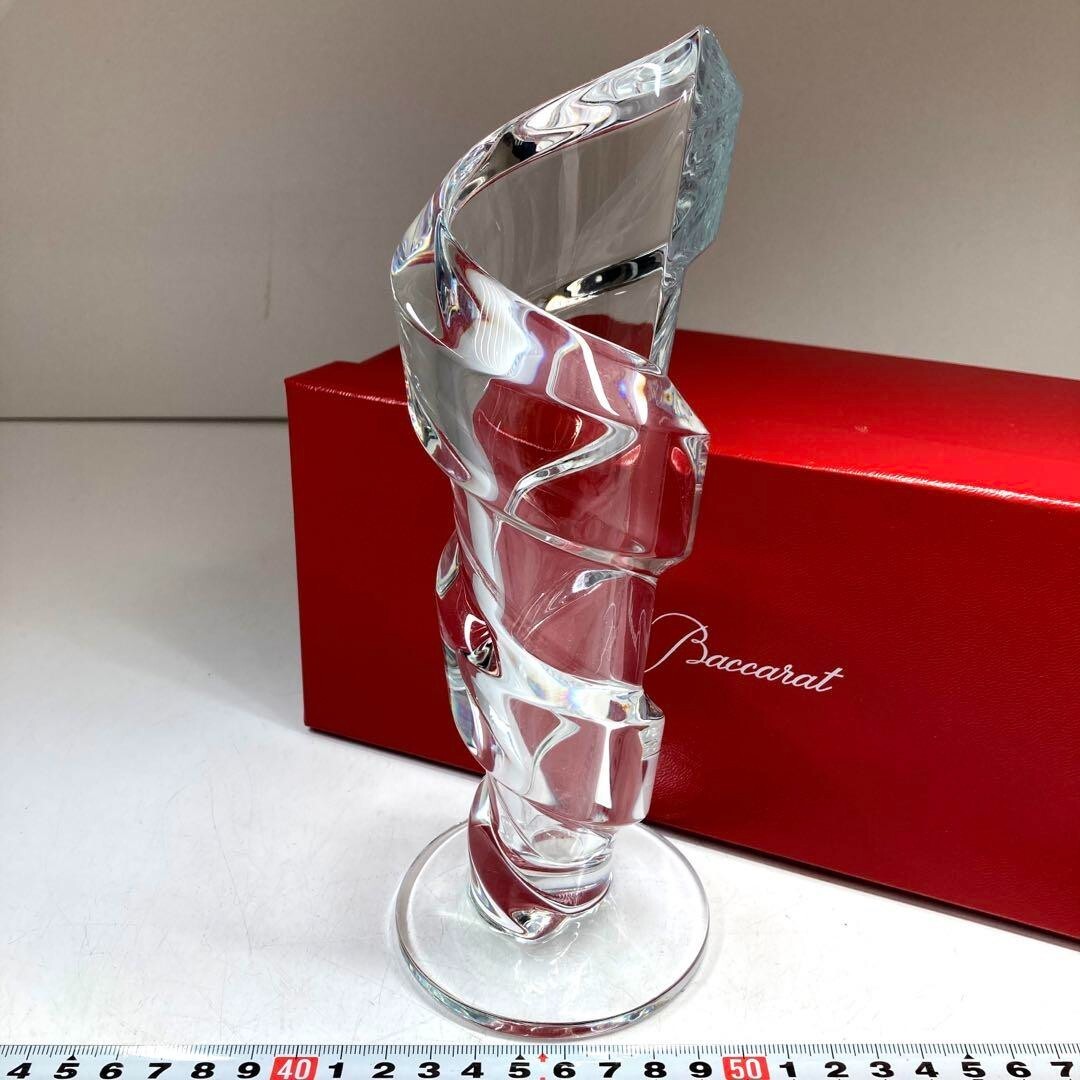 Baccarat スパイラルデザイン 花瓶 Amazon.co.jp: Baccarat スパイラル花瓶 - ミディアム : ホーム