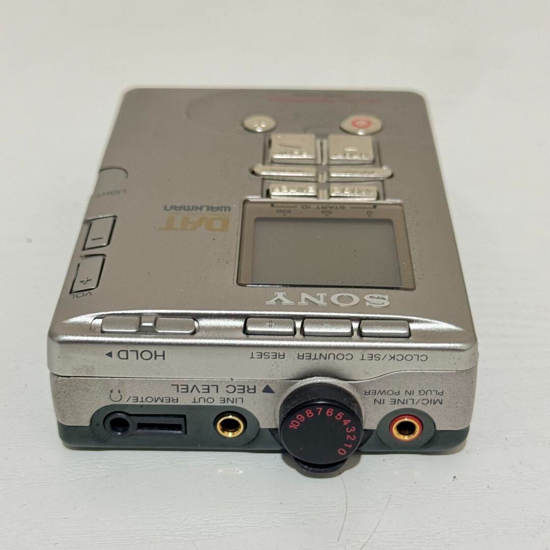 SONY TCD-D100 DAT WALKMAN 本体 イヤフォン付き $_57.JPG?set_id=880000500F