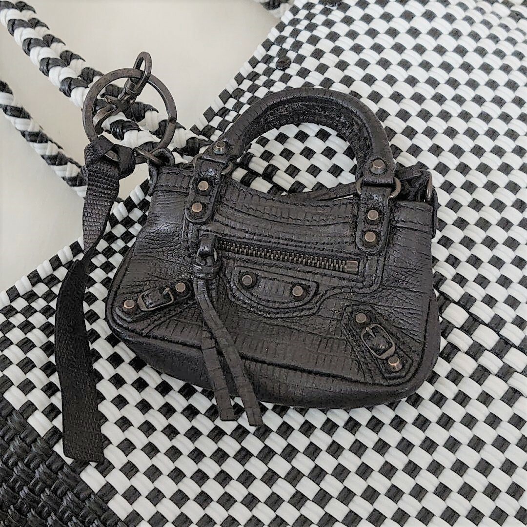 【BALENCIAGA】Le City Charm Eiffel Keyring Black Balenciaga Black 'Le City' Charm Eiffel Keychain Balenciaga