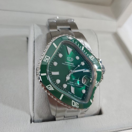 Pre-owned Laarvee Pea001 - Green Sgrn Hulk Wristwatch Crash Silver In Hand