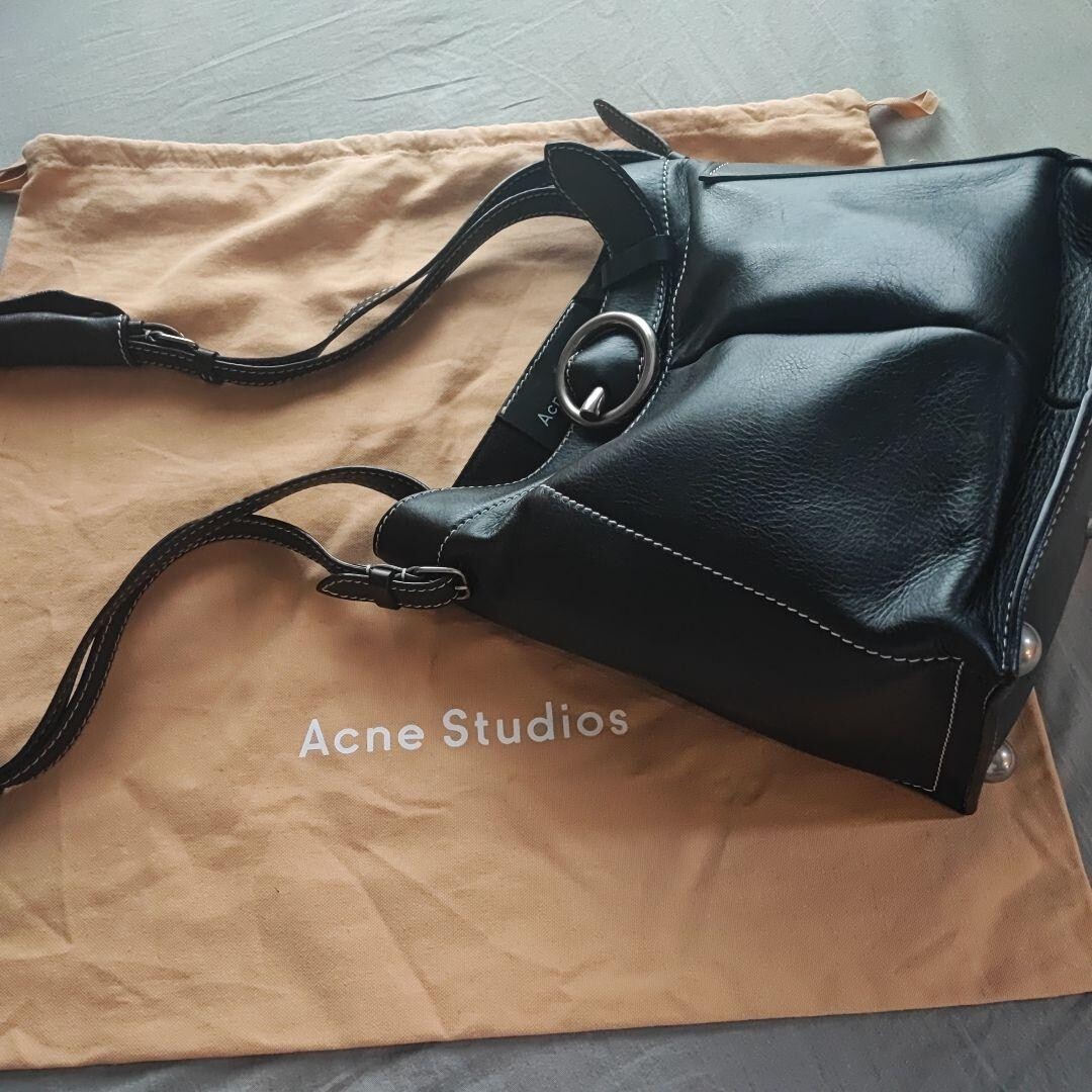Acne Studios ブラックショルダーバッグ Acne Studios Platt ショルダーバッグ ミニ | ブラック