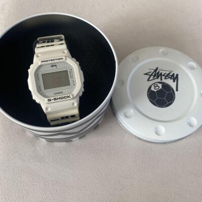 ステューシー！ G-SHOCK×STUSSY NTRNTNL サッカー 腕時計 Stussy x Casio G-Shock DW-5600 