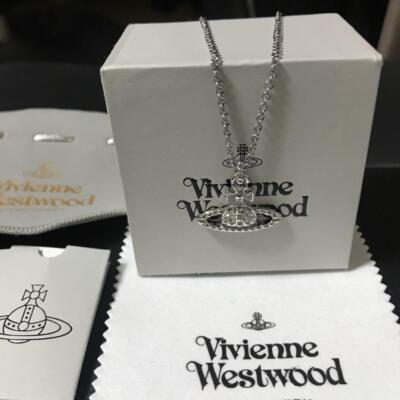 ショルダーバッグ・ポシェット VIVIENNE WESTWOOD MINI BAS RELIEF PENDANT NECKLACE IN SILVER Authentic Vivienne Westwood Silver Mini Bas Relief Necklace