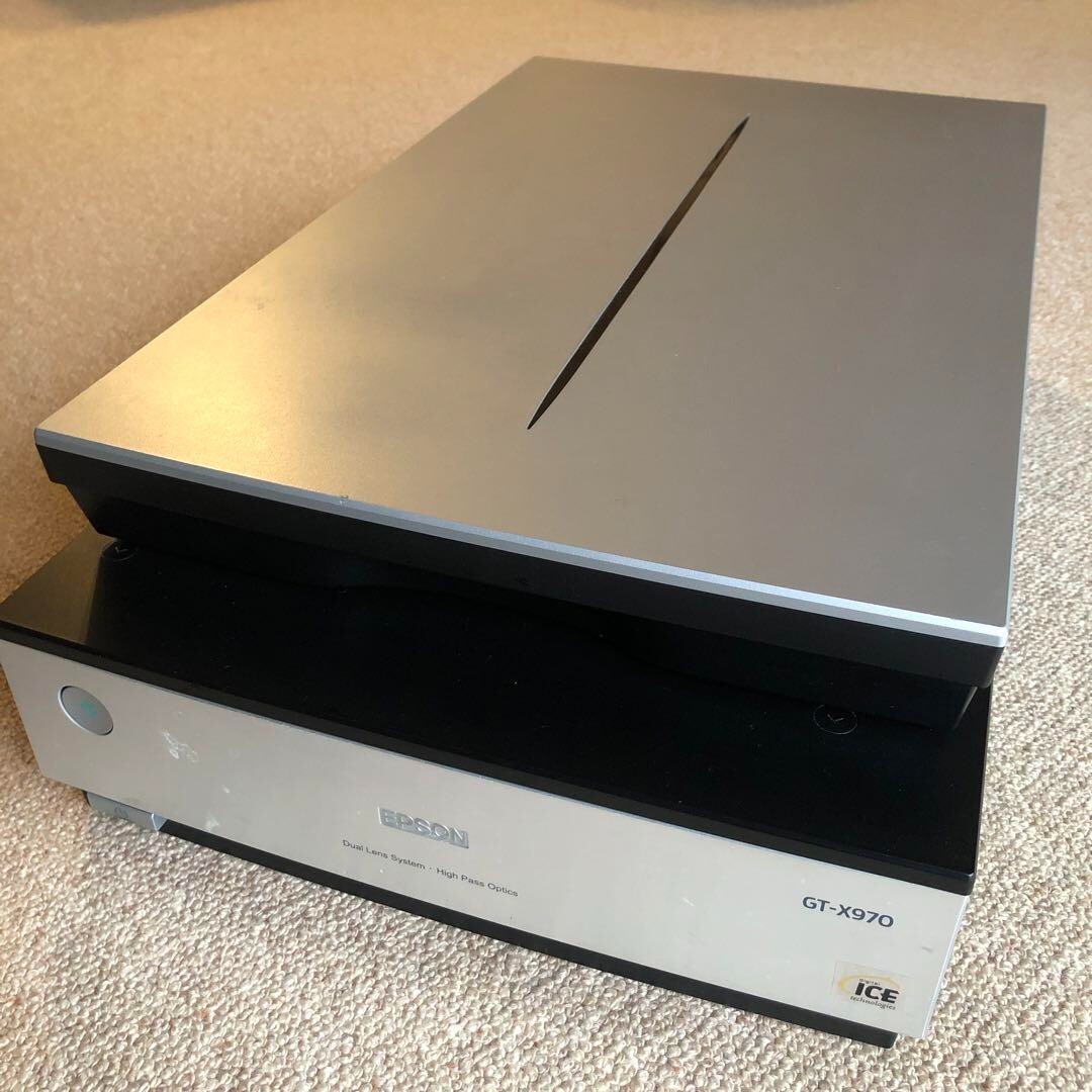 GT-X970 EPSON 中古美品EPSONA4フラットベッドスキャナー 本日中値下げ