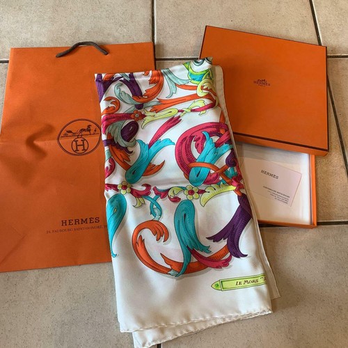 【日本入手困難】Printed silk twill scarf 90 x 90 スカーフ ?preset=lg