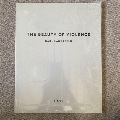 カール・ラガーフェルド : THE BEAUTY OF VIOLENCE カール・ラガーフェルド THE BEAUTY OF VIOLENCE