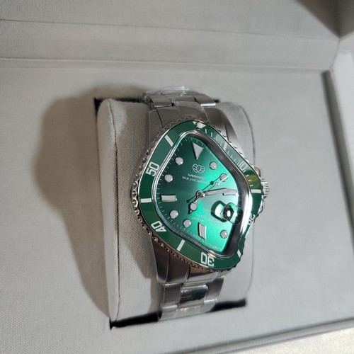 Pre-owned Laarvee Pea001 - Green Sgrn Hulk Wristwatch Crash Silver In Hand