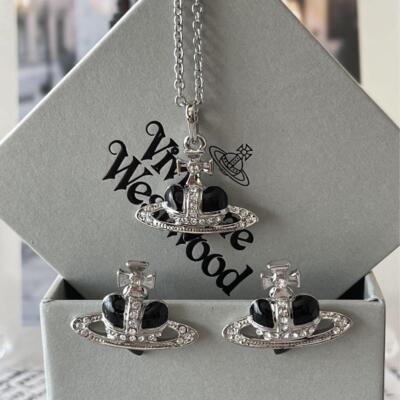 NORA VIVIENNE WESTWOOD 片耳です！！値下げました！ Vivienne Westwood Diamante Heart Silver Black Necklace