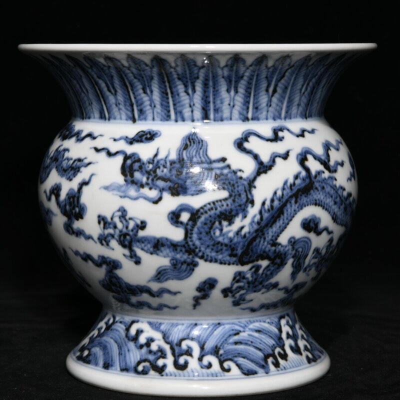 6.6" Old Antique ming dynasty Porcelain xuande mark Blue white cloud Dragon pot