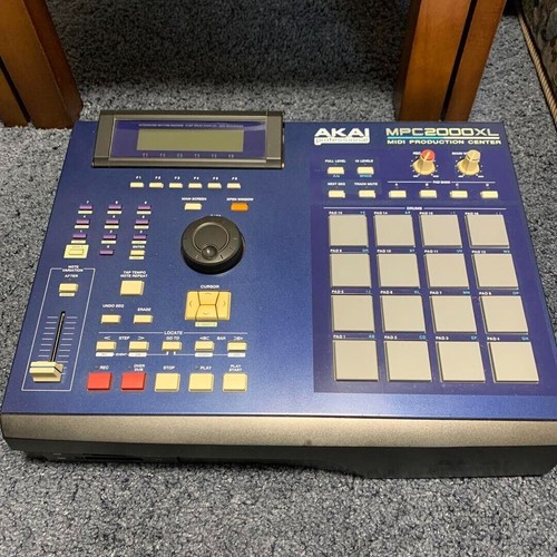 Akai MPC2000XL Midi Studio Production Center Limited RARE Blue