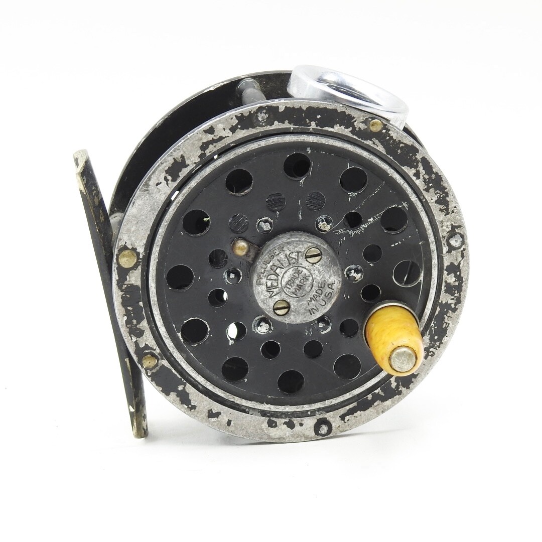 Pflueger 1492 Medalist AKRON USAデッドストック Pflueger Medalist 1492 Fly Fishing Reel. Round Line Guard