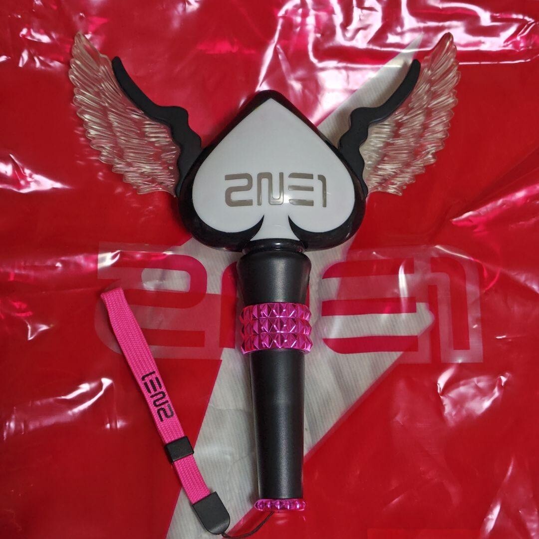 2NE1 Official Pen Light Pink in 2012 1st Global Tour NEW
