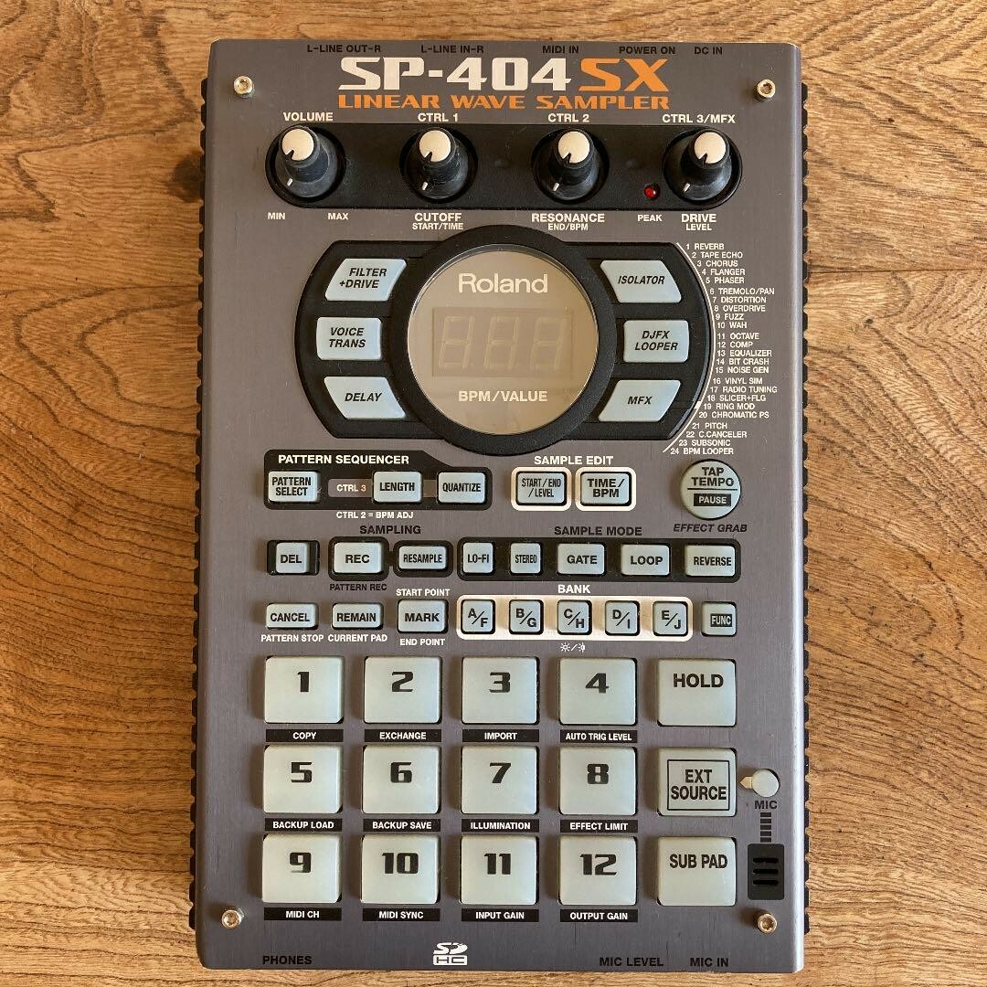 SP-404SX Roland 未使用品 s-l400.jpg