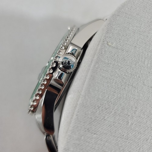Pre-owned Laarvee Pea001 - Green Sgrn Hulk Wristwatch Crash Silver In Hand