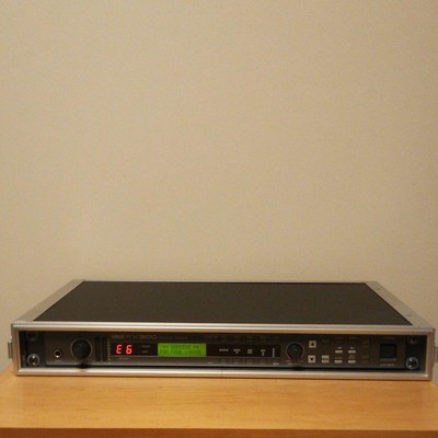 Yamaha FX900 Synthesizer Used with Foot Switch & Hard Case