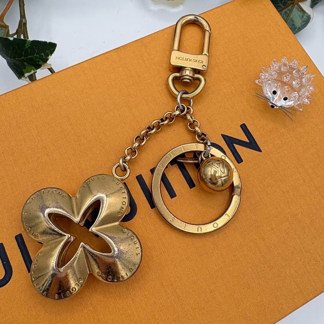 LOUIS VUITTON ✳︎ モノグラムエクリプス✳︎ クロッシュ クレ✳︎LV Key Pouch Monogram Eclipse - Men - Small Leather Goods