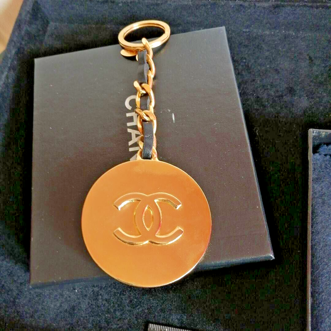CHANEL　キーホルダー 20111027_2.jpg