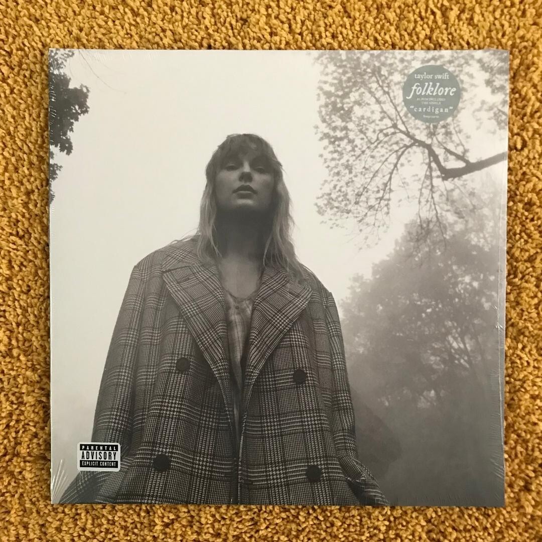 テイラースウィフト Folklore LP vinyl Amazon.com: folklore[Beige 2 LP]: CDs & Vinyl