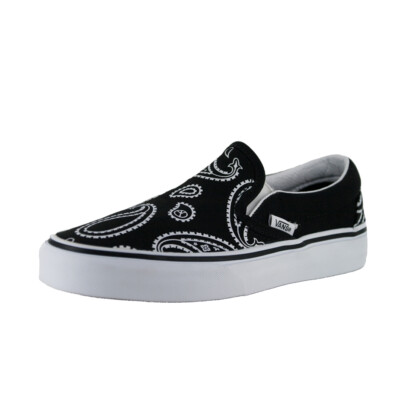 

Vans Peace Paisley Classic Slip-On Slip-On Sneakers (Black/True White) Обувь для скейтбординга