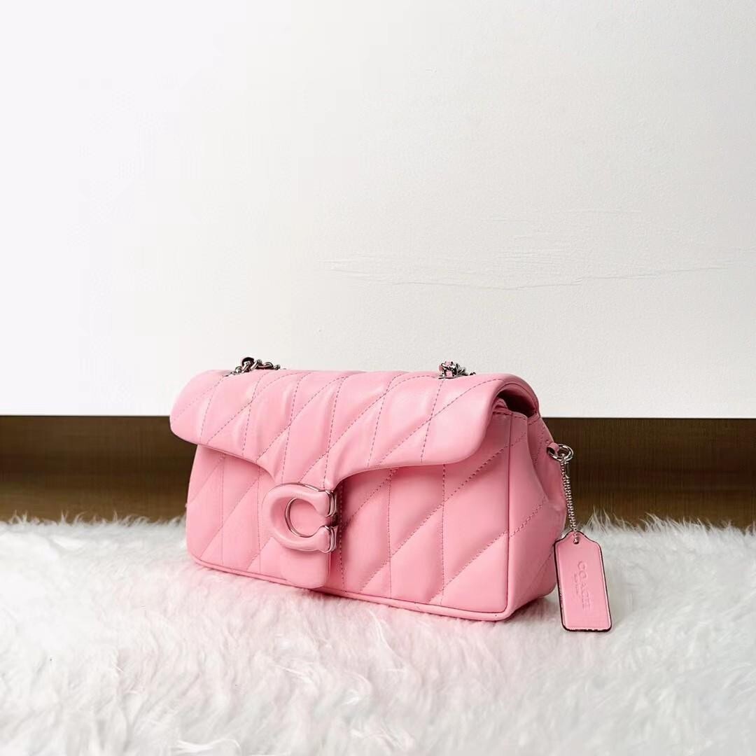 Coach Tabby 26 Crossbody Bag【関税込/送料込】 COACH Tabby 26 Quilted Shoulder Bag Leather pink Crossbody