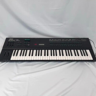 Yamaha DX7s Digital Programmable Algorithm Synthesizer keyboard Japan