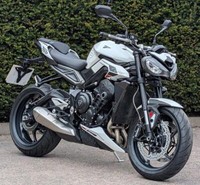 TRIUMPH STREET TRIPLE 765 R - 2024 24 - LOW MILES - 1 OWNER - USED APPROVED