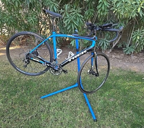 2015 Trek Domane 4.3 Disc 400 Road Bike- Black Blue Carbon 2015 Trek Domane 4.3 Disc 400 Road Bike- Black Blue Carbon