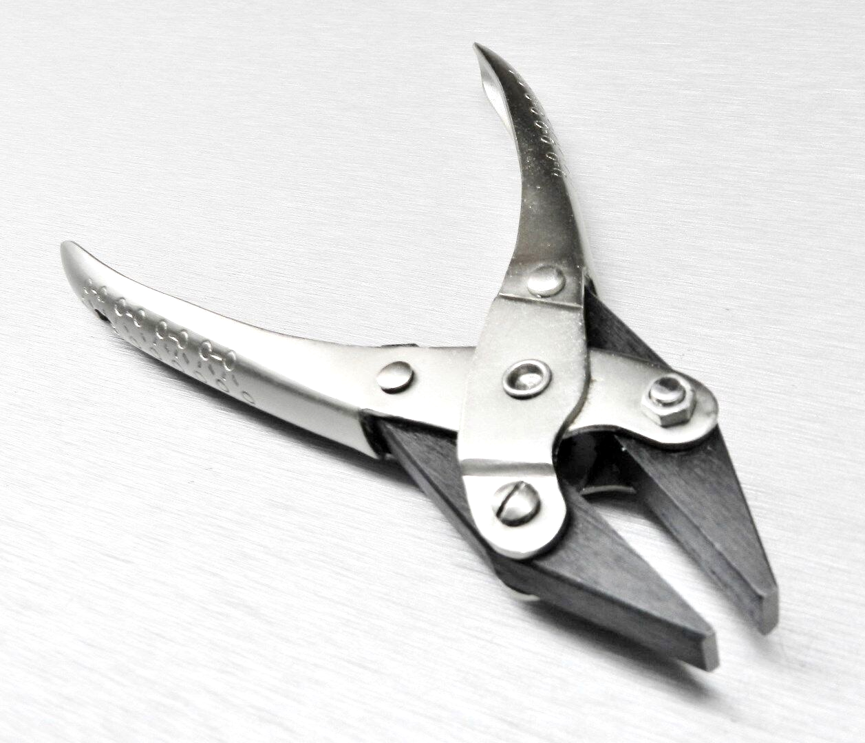 Parallel Action Pliers Flat Nose Smooth Jaw 5-1/2" Jewelry Plier 140mm w/ Spring