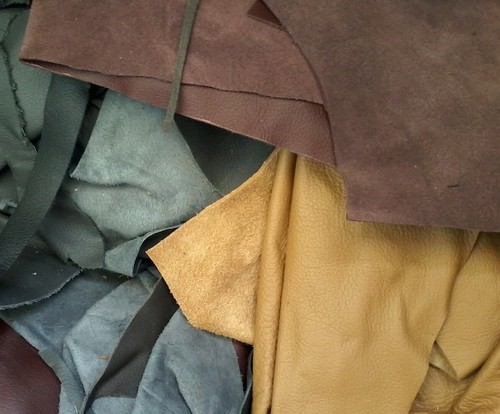 Scrap leather  hide1 pound remnants mixed  colors  great deal SOFT nice deal New