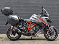 2017 KTM 1290 SUPER DUKE GT ABS