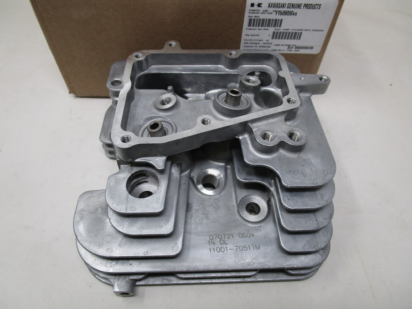 3008様 1986 - 1987 Kawasaki Ninja ZX1000 Engine Cylinder Head 11008