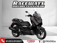 YAMAHA XMAX 300 TECH MAX+ 2025 BRAND NEW UNREGISTERED SCOOTER RED