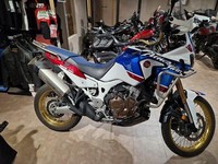 2018 HONDA CRF1000L AFRICA TWIN ADVENTURE SPORT IN WHITE