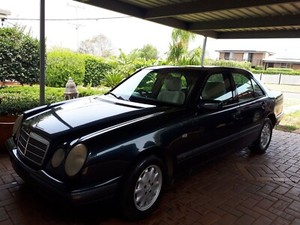 Мерседес e240 1998