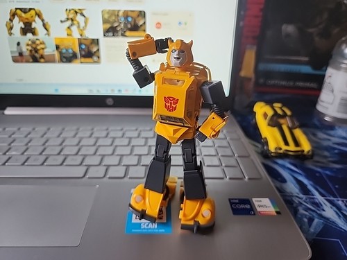 Transformers Masterpiece MP45 Cybertron Espionage Autobot