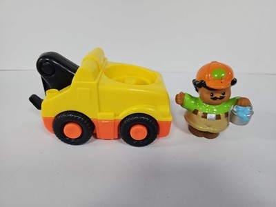 Fisher Price Little People Bundle Tow Truck with Sounds & Figure