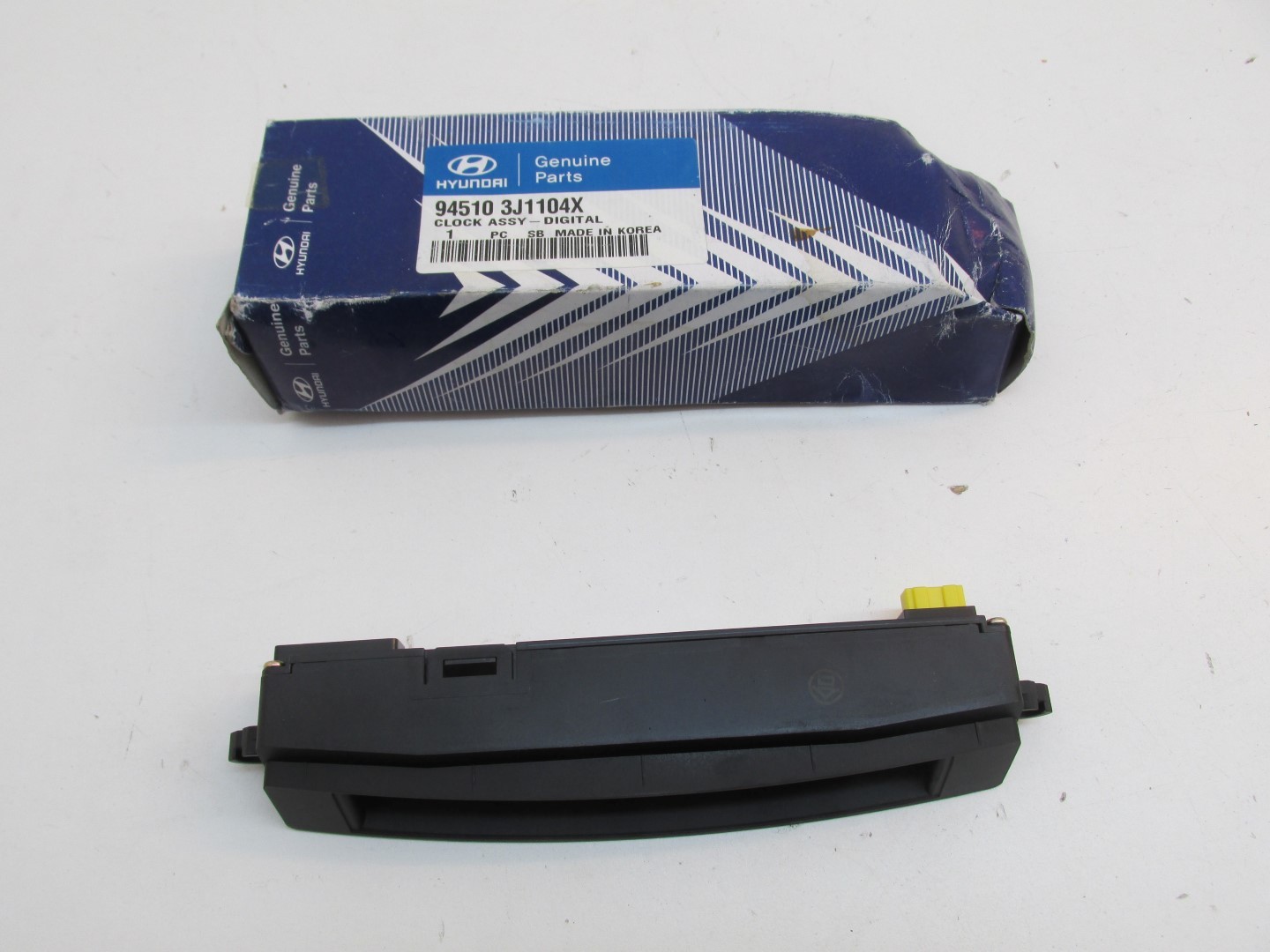 2006-2009 Hyundai Veracruz OEM Digital Clock Assembly 94510-3J1104X