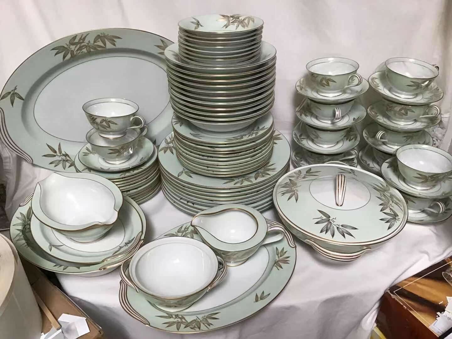 Vintage Japan's Noritake Circa 1950 Complete Ceramic Plates Vintage Japan's Noritake Circa 1950 Complete Ceramic Plates