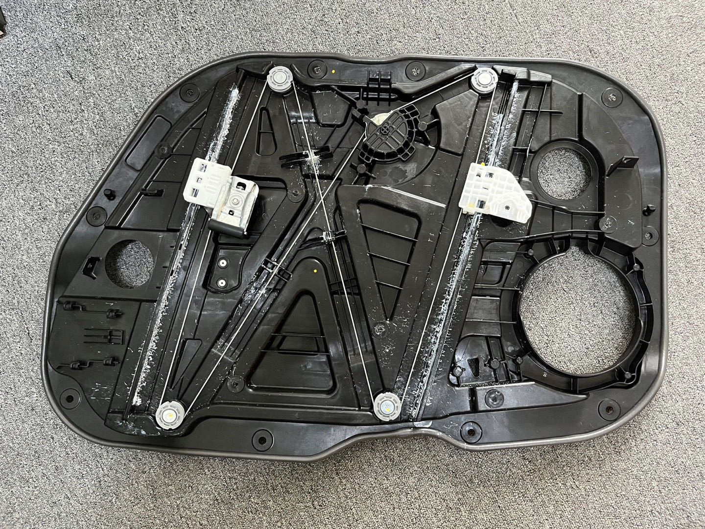 A OEM Power Window Regulator Left Door 82471-F2030 for Hyundai