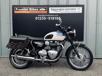 STUNNING 2018/18 TRIUMPH BONNEVILLE T100 MOTORCYCLE 