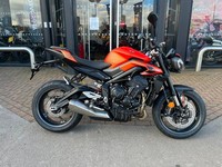 Triumph STREET TRIPLE 765 R  Naked Manual